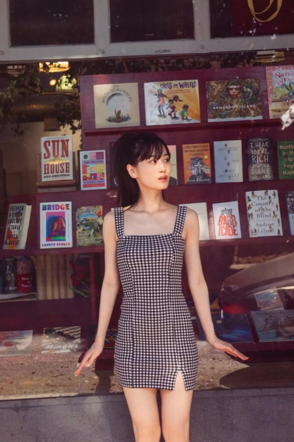   《山下美月 - ヒロイン》海边黑色比基尼与浴室甜美写真第98张图片