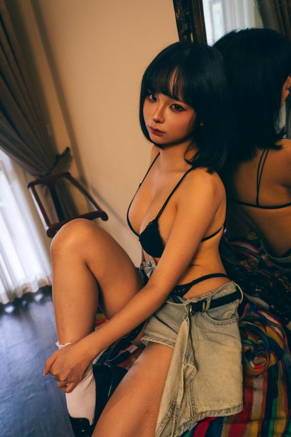   蠢沫沫《凝视》浴室湿身私房内衣性感诱惑写真第27张图片