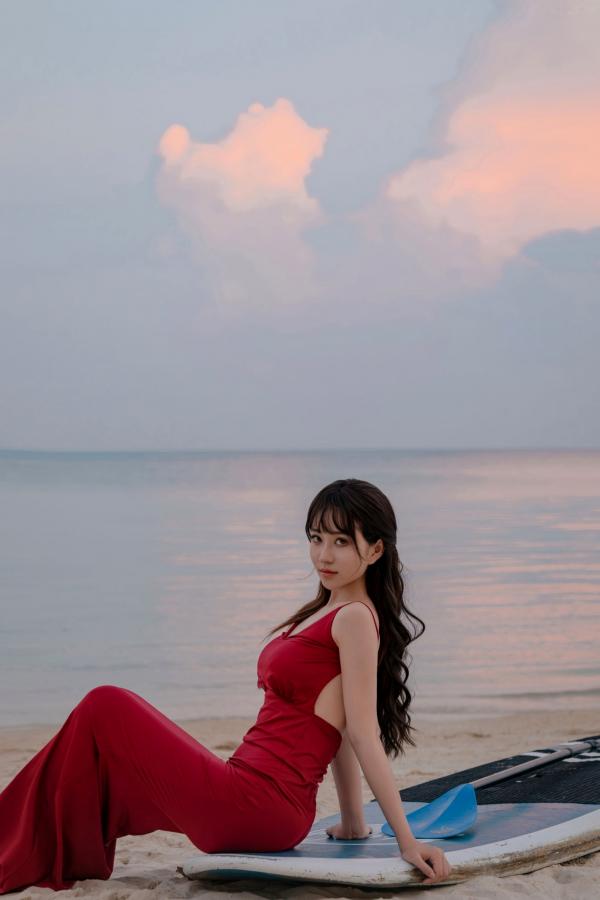   《年年-言遇》户外无圣光红裙性感写真 泳池畔大尺度女神美图第8张图片