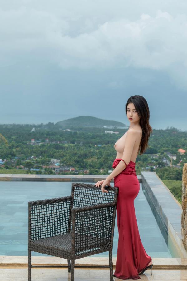   《年年-言遇》户外无圣光红裙性感写真 泳池畔大尺度女神美图第60张图片