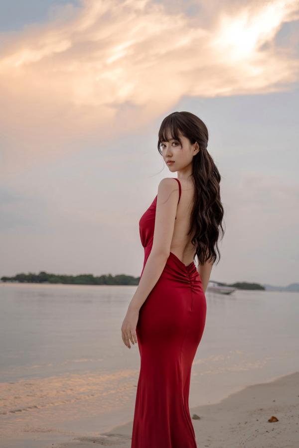   《年年-言遇》户外无圣光红裙性感写真 泳池畔大尺度女神美图第76张图片