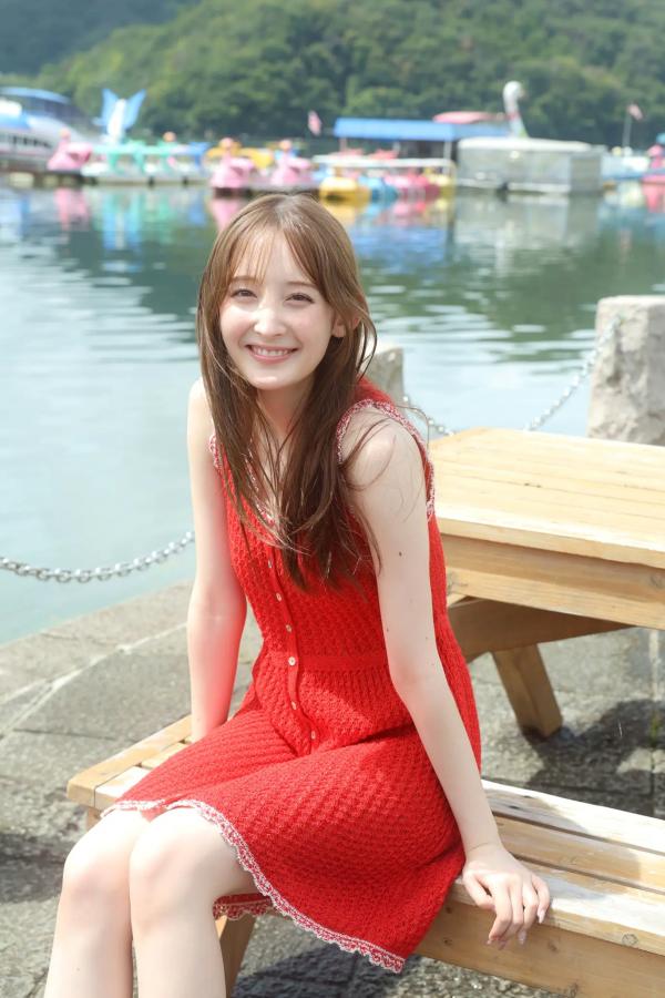   《菜那セシル写真集 Sweet and Bitter.》菜那セシル日系性感私房内衣美胸诱惑写真第3张图片