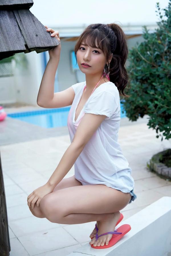  鈴木優香 - スキャンダルFカップ Vol.1 泳池粉色比基尼甜美性感写真第3张图片