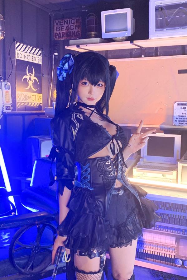 蠢沫沫  蠢沫沫-黑岩射手暗黑哥特风角色扮演写真 赛博光影冷艳性感套图第36张图片