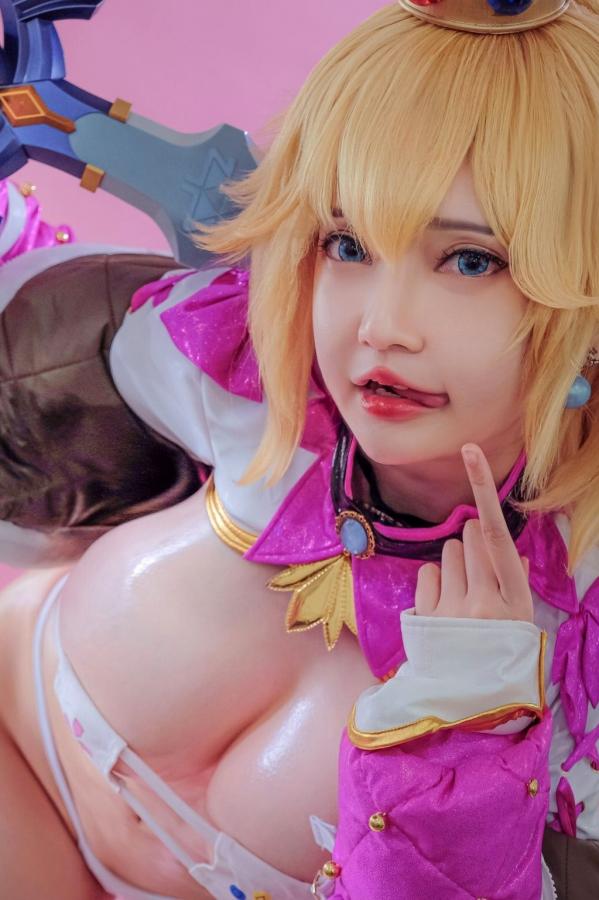   Potato-Godzilla-Peach-Gamer-Girl 碧姬公主电竞女孩COS大尺度性感写真第10张图片