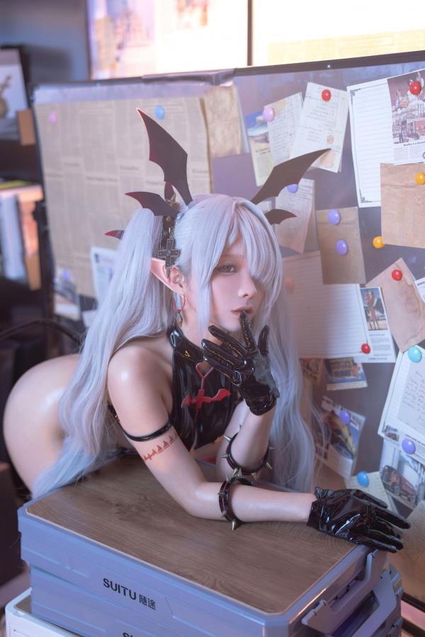   蠢沫沫-蔚蓝档案-银镜伊织 银发魔女性感角色扮演私房诱惑写真第20张图片