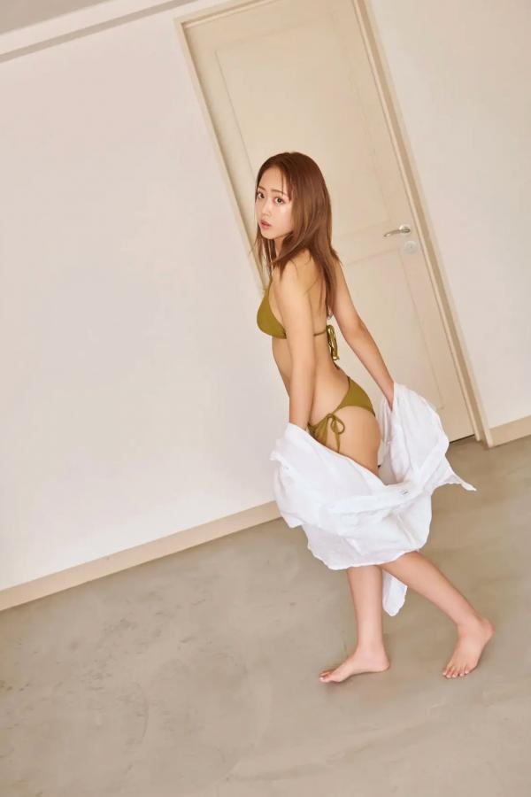   みりちゃむ - ミニマムダイナマイト vol.1 日本清纯模特室内比基尼私房性感写真第9张图片