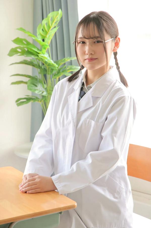    [LOVEPOP] Maki Chiba 千葉まき Photoset 01 白大褂眼镜娘制服性感美臀诱惑写真第2张图片