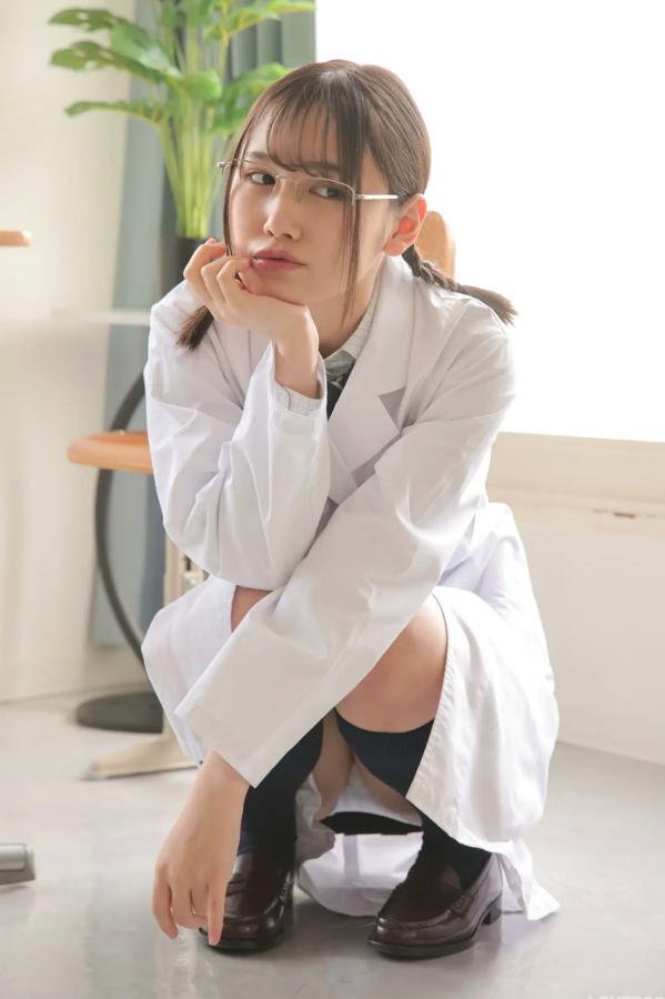    [LOVEPOP] Maki Chiba 千葉まき Photoset 01 白大褂眼镜娘制服性感美臀诱惑写真第26张图片