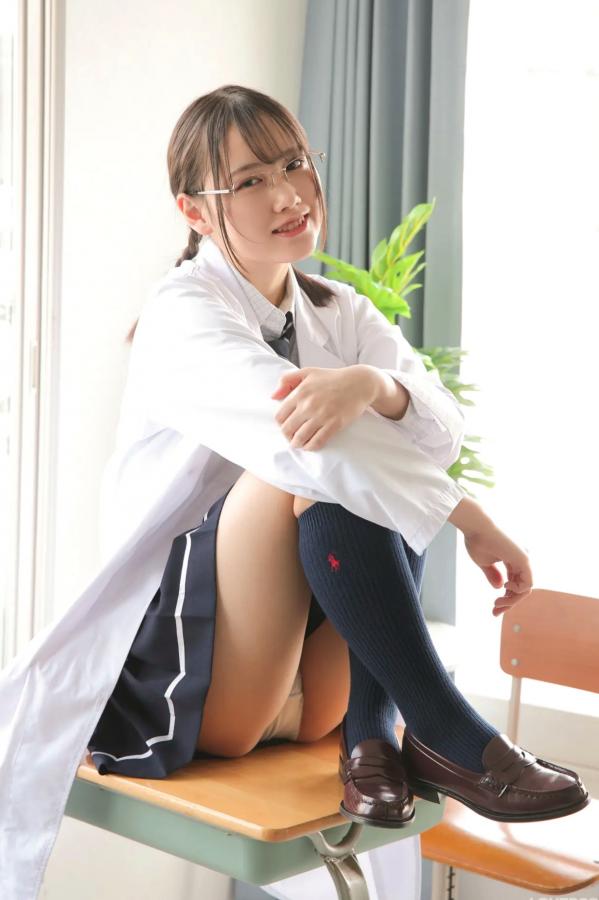    [LOVEPOP] Maki Chiba 千葉まき Photoset 01 白大褂眼镜娘制服性感美臀诱惑写真第48张图片