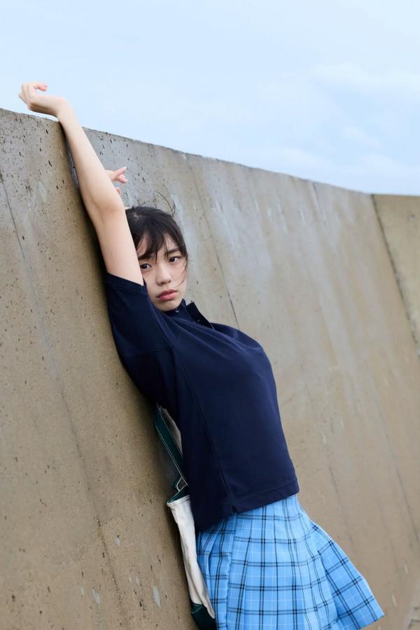    菊地姫奈 - 圧倒的ヒロイン vol.2 阳光沙滩比基尼性感写真与清纯私房套图第22张图片