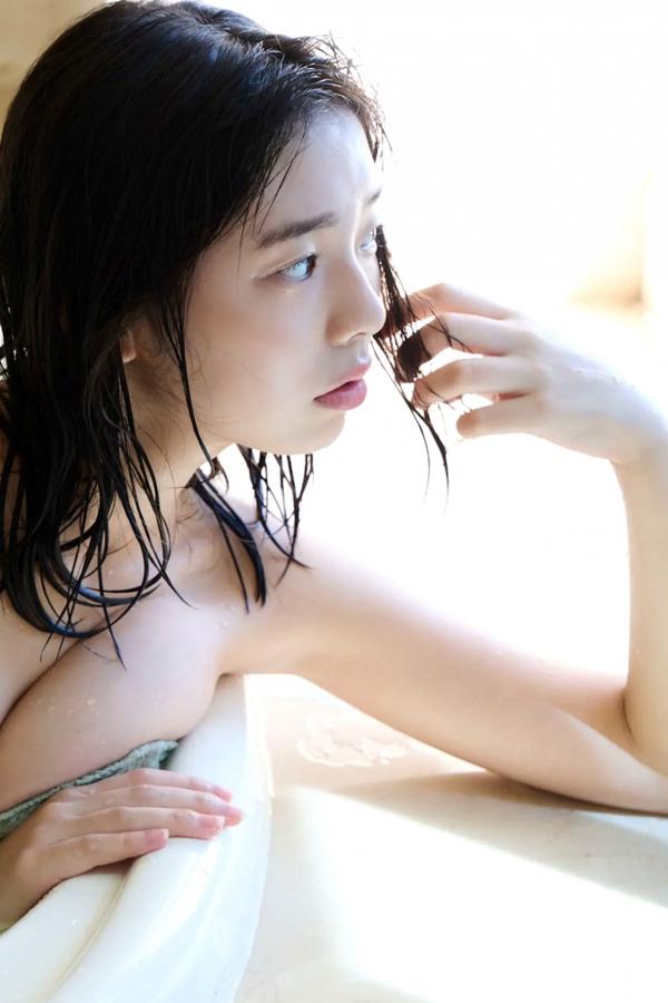    菊地姫奈 - 圧倒的ヒロイン vol.2 阳光沙滩比基尼性感写真与清纯私房套图第80张图片