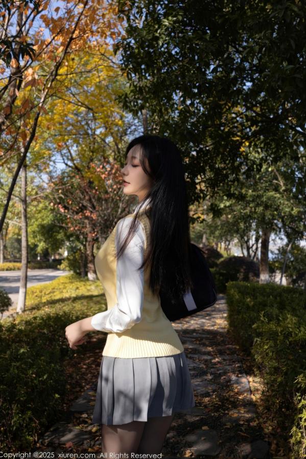    XiuRen秀人网 NO.11087 安然anran - 极品女神室内私房学生装白衬衫黑袜诱惑写真第3张图片