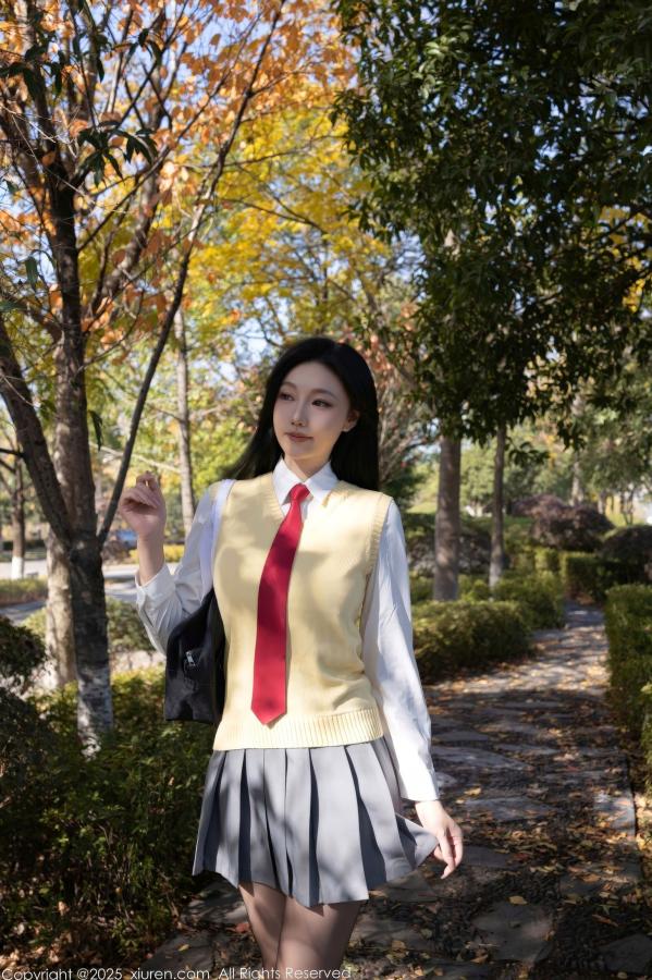    XiuRen秀人网 NO.11087 安然anran - 极品女神室内私房学生装白衬衫黑袜诱惑写真第4张图片
