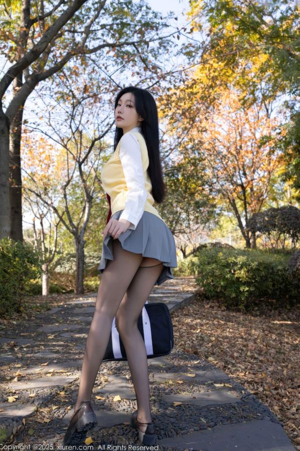    XiuRen秀人网 NO.11087 安然anran - 极品女神室内私房学生装白衬衫黑袜诱惑写真第6张图片