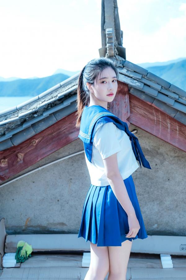 年年Nnian 年年  年年《泡沫之夏JK》日系水手服蓝天屋顶户外清纯大尺度写真第43张图片