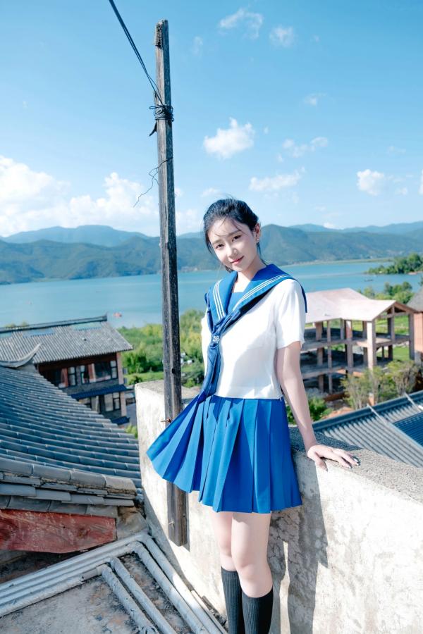 年年Nnian 年年  年年《泡沫之夏JK》日系水手服蓝天屋顶户外清纯大尺度写真第47张图片