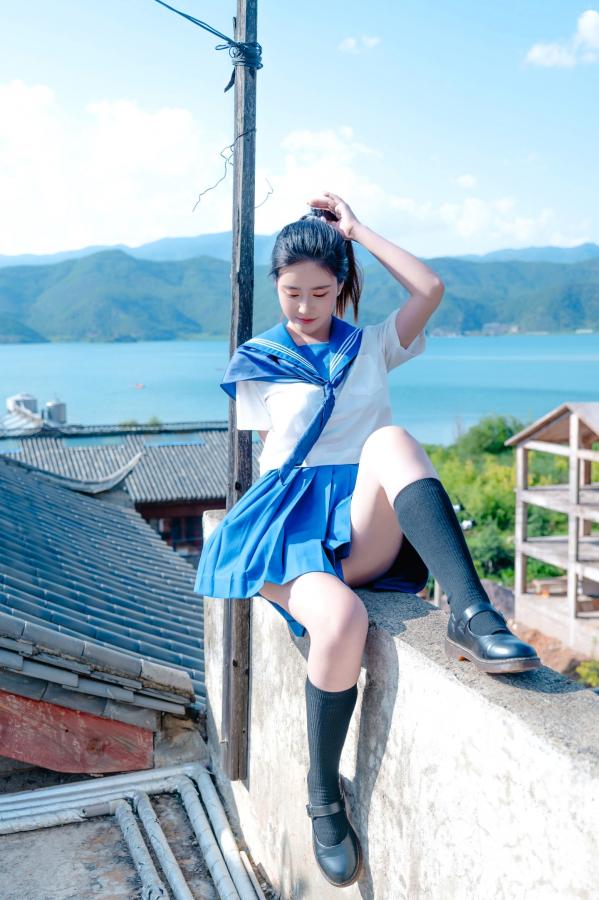 年年Nnian 年年  年年《泡沫之夏JK》日系水手服蓝天屋顶户外清纯大尺度写真第57张图片