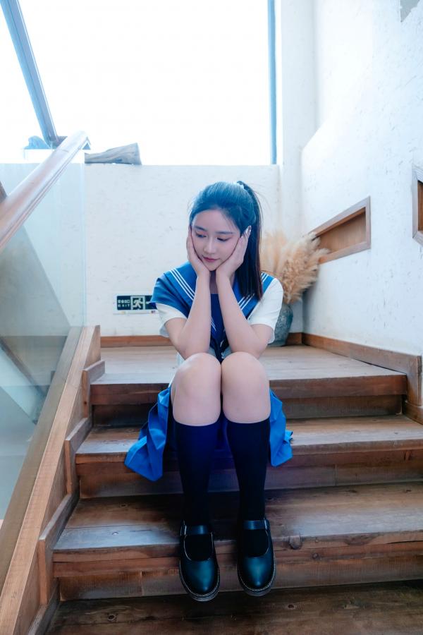 年年Nnian 年年  年年《泡沫之夏JK》日系水手服蓝天屋顶户外清纯大尺度写真第70张图片