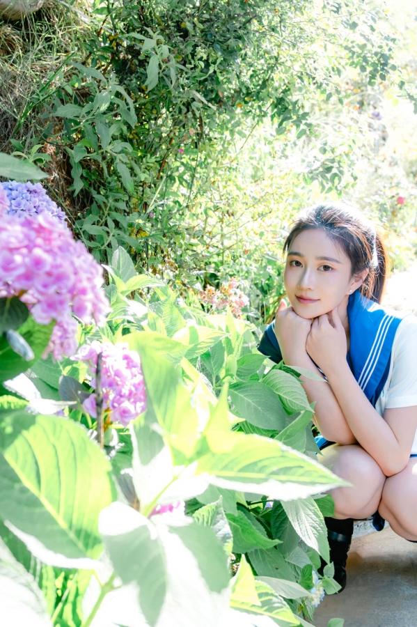 年年Nnian 年年  年年《泡沫之夏JK》日系水手服蓝天屋顶户外清纯大尺度写真第72张图片