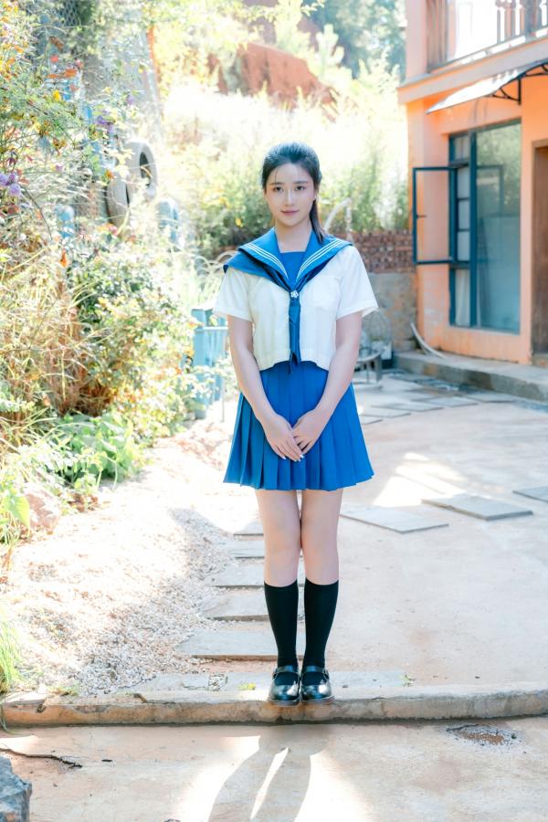 年年Nnian 年年  年年《泡沫之夏JK》日系水手服蓝天屋顶户外清纯大尺度写真第75张图片