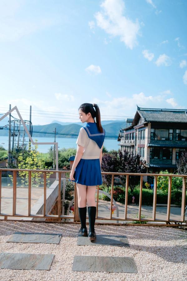年年Nnian 年年  年年《泡沫之夏JK》日系水手服蓝天屋顶户外清纯大尺度写真第76张图片