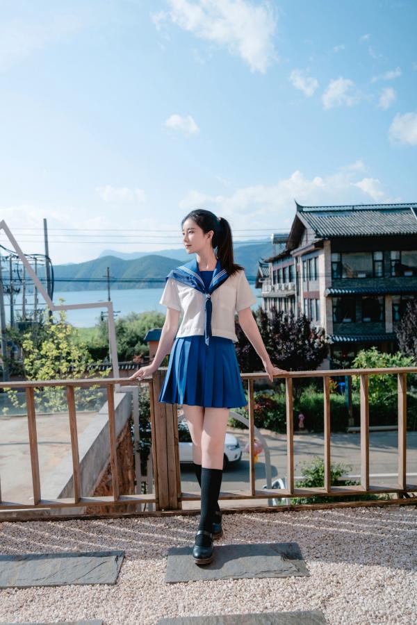 年年Nnian 年年  年年《泡沫之夏JK》日系水手服蓝天屋顶户外清纯大尺度写真第78张图片