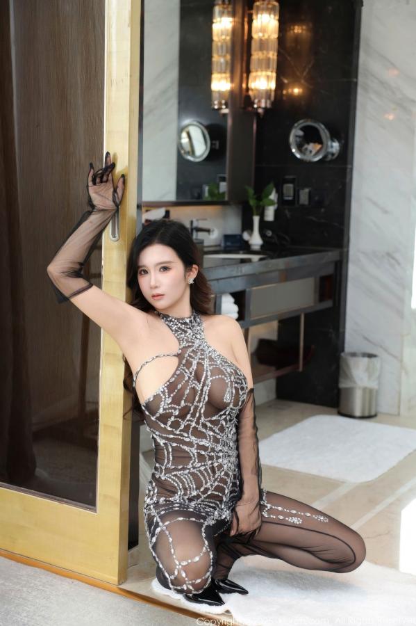    XiuRen秀人网-11076-小肉肉咪-黑色连体丝袜奢华浴室水钻透视美臀诱惑写真第20张图片