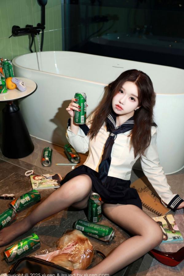    XiuRen秀人网-11071-小薯条nienie-水手服校服制服黑丝美臀浴室湿身写真第7张图片