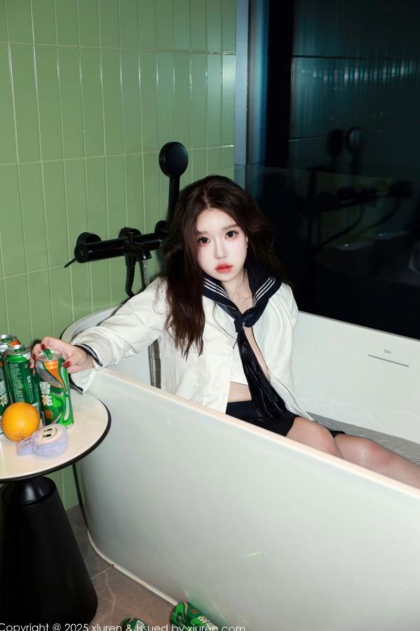    XiuRen秀人网-11071-小薯条nienie-水手服校服制服黑丝美臀浴室湿身写真第44张图片