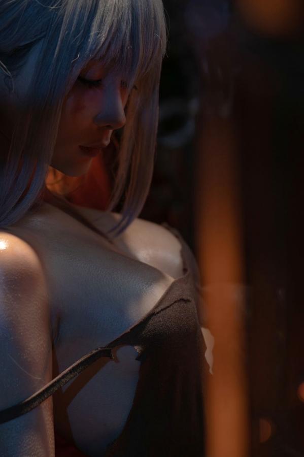 蠢沫沫  《蠢沫沫-奴隶少女希尔薇》地牢铁链战损风角色扮演性感大尺度写真第20张图片