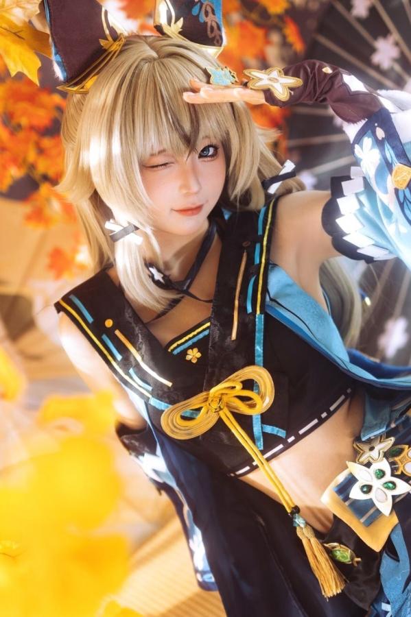 蠢沫沫  蠢沫沫《原神》绮良良Cosplay写真 纸箱猫娘和风枫叶萌系可爱美图第6张图片