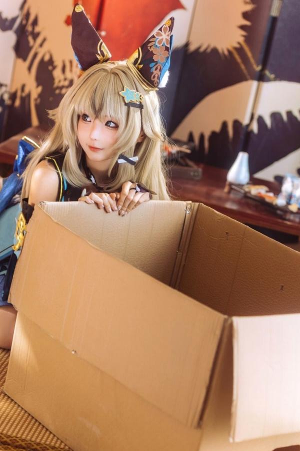 蠢沫沫  蠢沫沫《原神》绮良良Cosplay写真 纸箱猫娘和风枫叶萌系可爱美图第19张图片