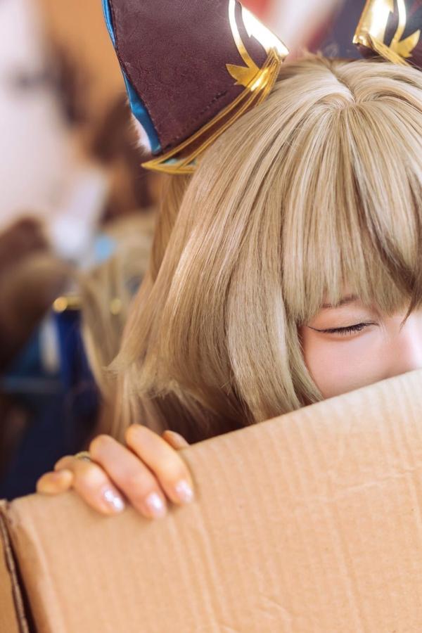 蠢沫沫  蠢沫沫《原神》绮良良Cosplay写真 纸箱猫娘和风枫叶萌系可爱美图第22张图片