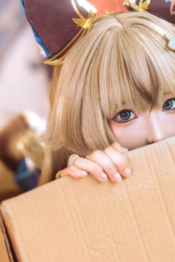 蠢沫沫  蠢沫沫《原神》绮良良Cosplay写真 纸箱猫娘和风枫叶萌系可爱美图第23张图片