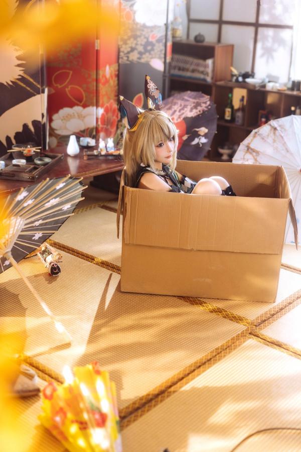 蠢沫沫  蠢沫沫《原神》绮良良Cosplay写真 纸箱猫娘和风枫叶萌系可爱美图第25张图片