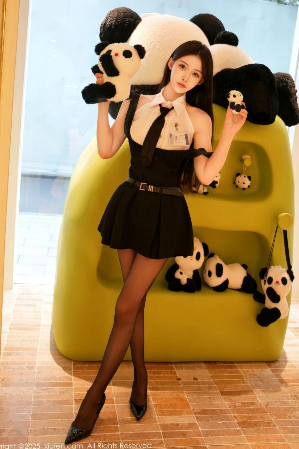 李霜 梨霜儿  XiuRen秀人网-11052-梨霜儿-金允希Yuki-姐妹花黑裙黑丝红色运动服-性感私房美腿诱惑第16张图片