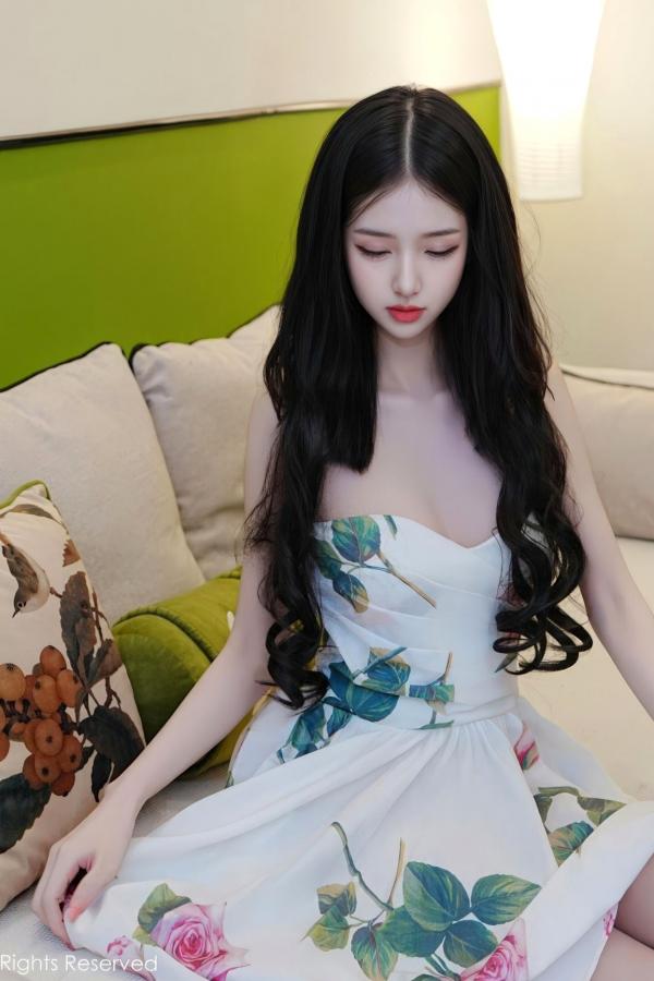    《XiuRen秀人网-11051-白小蝶-浅色连衣短裙肉丝美腿家居私房写真-2025.12.01》第1张图片