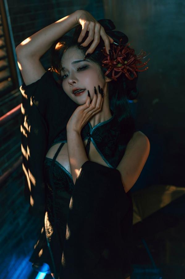 蠢沫沫  《蠢沫沫 - 蔻 少女后庭》国风古韵性感旗袍COS写真 唯美庭院仙气丝袜私房美图第4张图片