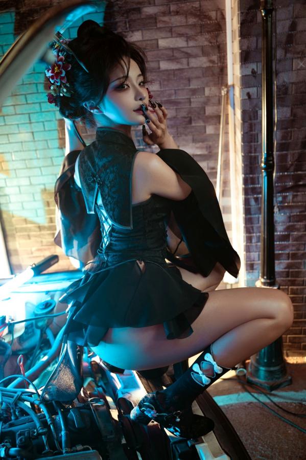 蠢沫沫  《蠢沫沫 - 蔻 少女后庭》国风古韵性感旗袍COS写真 唯美庭院仙气丝袜私房美图第17张图片