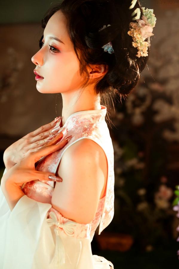 蠢沫沫  《蠢沫沫 - 蔻 少女后庭》国风古韵性感旗袍COS写真 唯美庭院仙气丝袜私房美图第40张图片