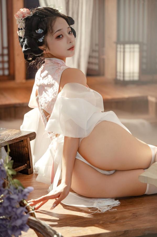 蠢沫沫  《蠢沫沫 - 蔻 少女后庭》国风古韵性感旗袍COS写真 唯美庭院仙气丝袜私房美图第46张图片