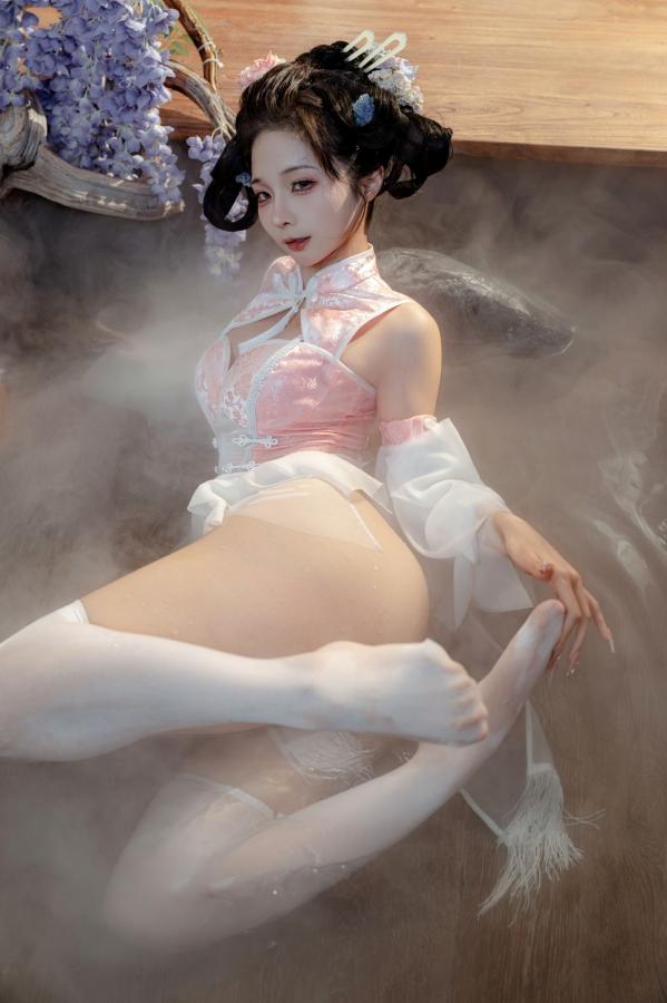 蠢沫沫  《蠢沫沫 - 蔻 少女后庭》国风古韵性感旗袍COS写真 唯美庭院仙气丝袜私房美图第58张图片