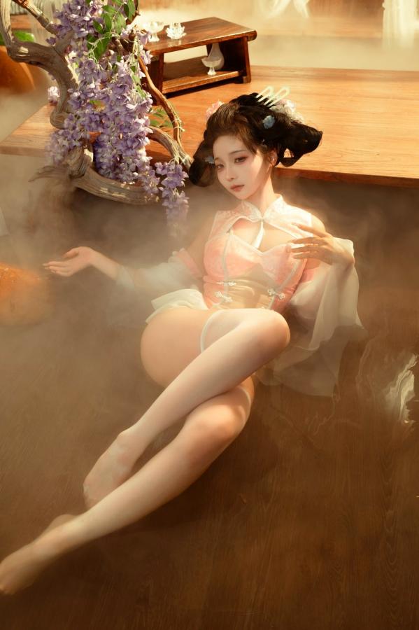 蠢沫沫  《蠢沫沫 - 蔻 少女后庭》国风古韵性感旗袍COS写真 唯美庭院仙气丝袜私房美图第59张图片