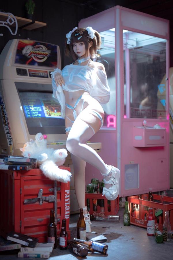 蠢沫沫  《蠢沫沫-娃娃姬》游戏机房性感内衣写真 湿身诱惑与白丝吊带二次元COS第7张图片