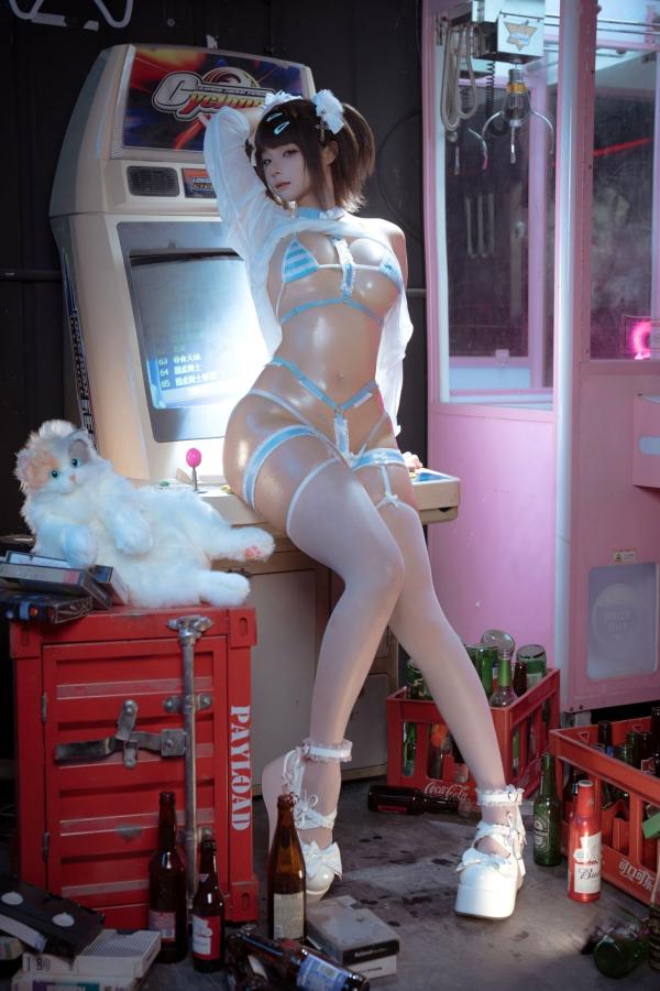蠢沫沫  《蠢沫沫-娃娃姬》游戏机房性感内衣写真 湿身诱惑与白丝吊带二次元COS第21张图片