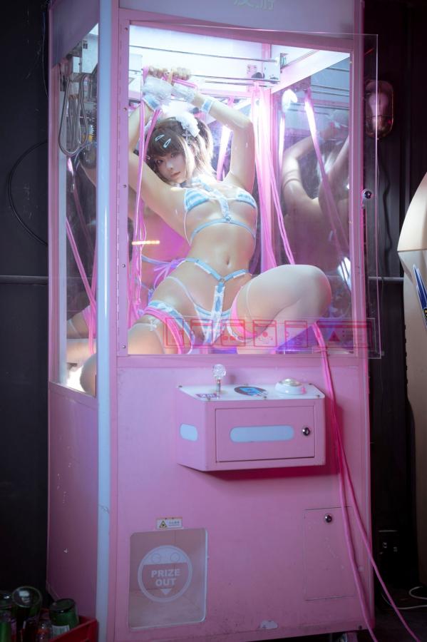 蠢沫沫  《蠢沫沫-娃娃姬》游戏机房性感内衣写真 湿身诱惑与白丝吊带二次元COS第46张图片