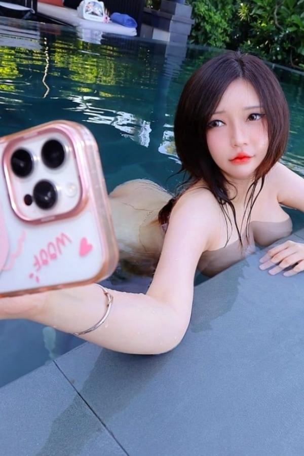 Potato Godzilla  Potato Godzilla性感泳池比基尼与甜美居家私房大尺度写真第4张图片