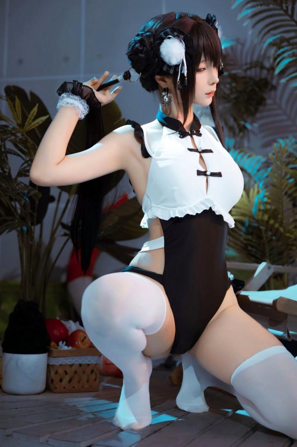 蠢沫沫  蠢沫沫-熊猫娘 独家二次元高叉旗袍美腿性感私房写真第1张图片