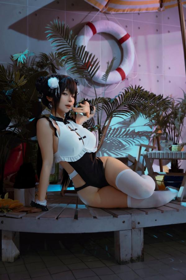 蠢沫沫  蠢沫沫-熊猫娘 独家二次元高叉旗袍美腿性感私房写真第3张图片